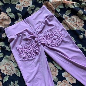 Scrunch booty leggings w/ pockets NWOT